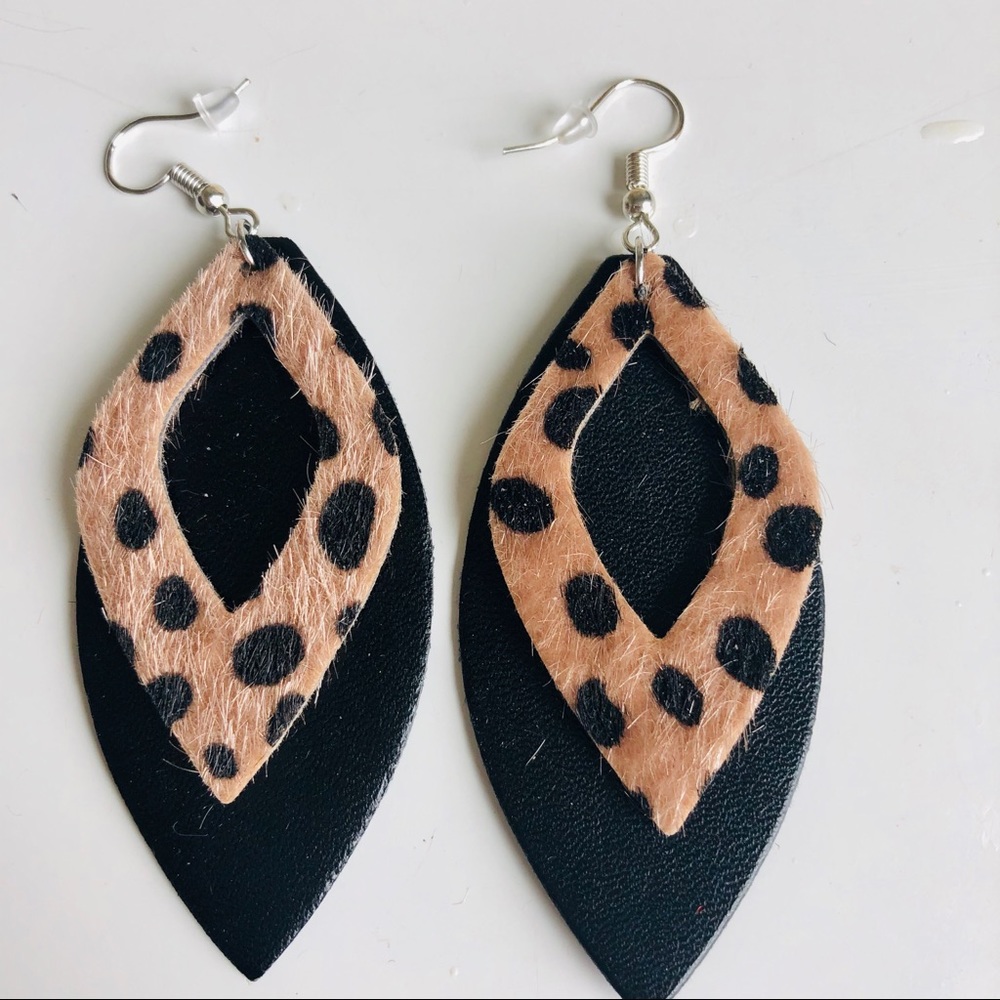 Leather drop earrings